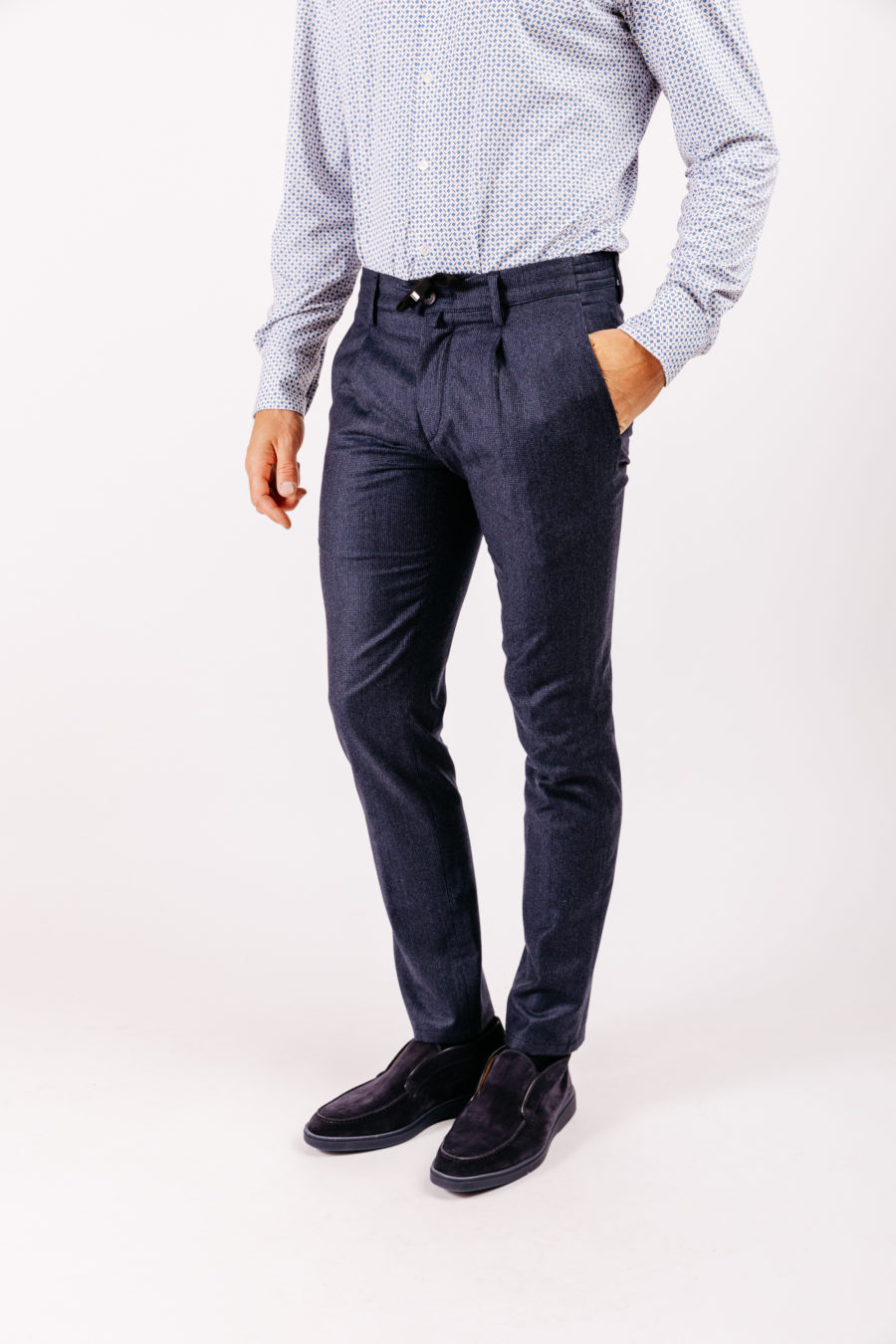 Pantalon slim en laine photo